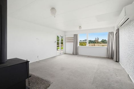 Photo of property in 54 Kuku Beach Road, Kuku, Levin, 5570