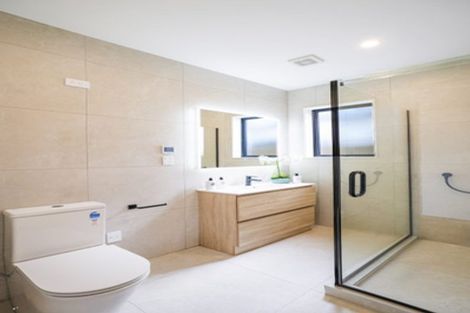 Photo of property in 4 Pukeko Road, Hobsonville, 0616