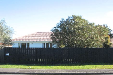Photo of property in 2/11 Cameron Street, Papakura, 2110