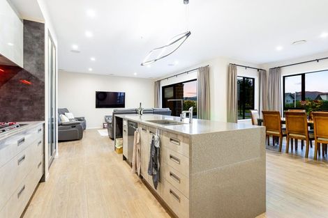 Photo of property in 60 Pohutukawa Parade, Riverhead, 0820