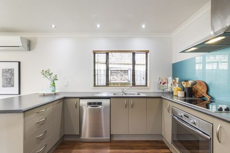 Photo of property in 128 Hillcrest Drive, Kelvin Grove, Palmerston North, 4414