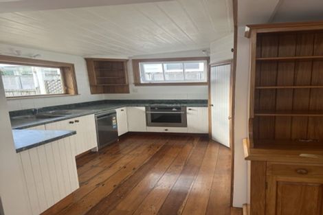 Photo of property in 21 Queen Street, Mount Victoria, Wellington, 6011