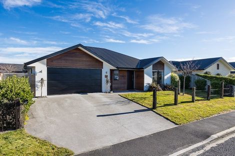 Photo of property in 27 Anderton Crescent, Mosgiel, 9024