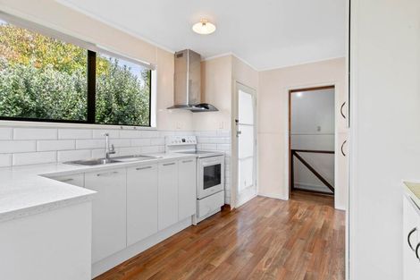 Photo of property in 76 Powrie Street, Glenfield, Auckland, 0629