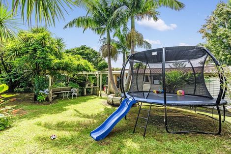 Photo of property in 23 Taipari Road, Te Atatu Peninsula, Auckland, 0610