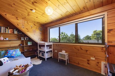 Photo of property in 14 Muscat Place, Henderson, Auckland, 0612