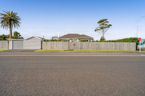 Photo of property in 147 Tasman Street, Opunake, 4616