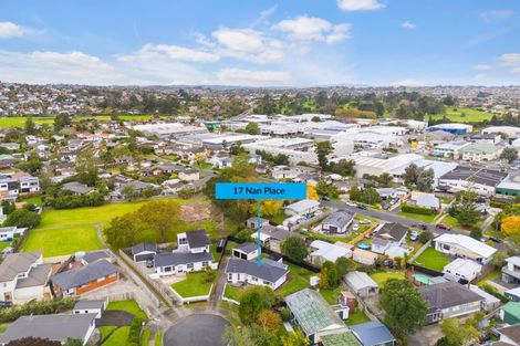 Photo of property in 17 Nan Place, Pakuranga Heights, Auckland, 2010