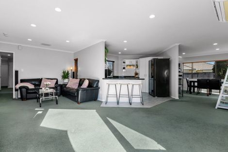 Photo of property in 8 Elmbridge Place, Owhata, Rotorua, 3010
