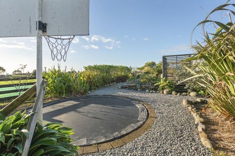 Photo of property in 37 Upper Pitone Road, Pitone, New Plymouth, 4374