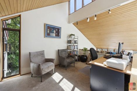Photo of property in 14 Kingsclere Place, Goodwood Heights, Auckland, 2105