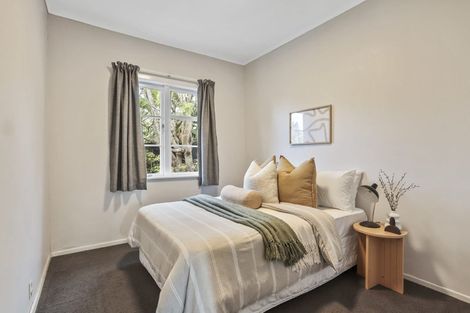Photo of property in 90 Woodglen Road, Glen Eden, Auckland, 0602
