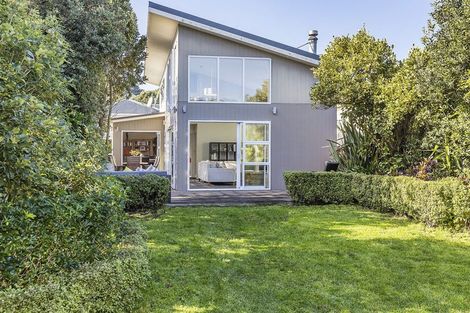 Photo of property in 8 Chatham Street, Berhampore, Wellington, 6023