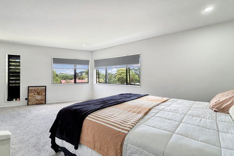 Photo of property in 2 Peterhouse Place, West Harbour, Auckland, 0618