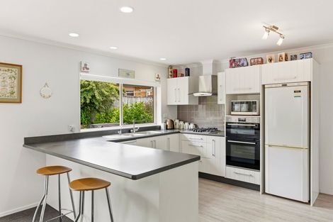 Photo of property in 3 Nicholas Place, Waikanae Beach, Waikanae, 5036