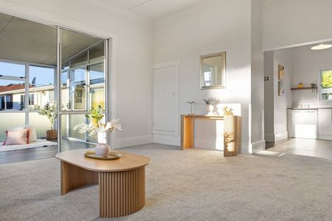 Photo of property in 105 Forest Lake Road, Forest Lake, Hamilton, 3200