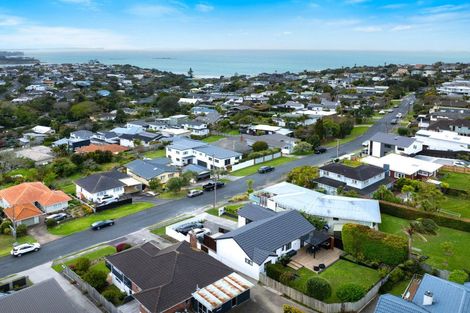 Photo of property in 23 Braemar Road, Rothesay Bay, Auckland, 0630