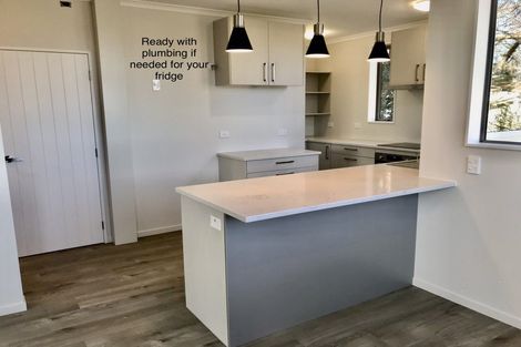 Photo of property in 2d/4 Sunnynook Road, Sunnynook, Auckland, 0620