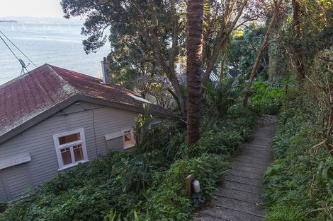 Photo of property in 112 Queen Street, Northcote Point, Auckland, 0627