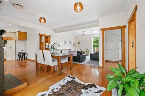 Photo of property in 407 Carrington Street, Upper Vogeltown, New Plymouth, 4310