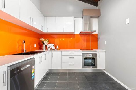 Photo of property in 3/23 Craigbank Avenue, New Lynn, Auckland, 0600