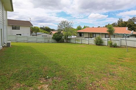 Photo of property in 4 Landsdale Place, Massey, Auckland, 0614