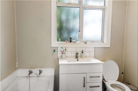 Photo of property in 32 Railway Esplanade, East Gore, Gore, 9710