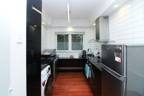 Photo of property in Rehutai Flats, 268u4 Oriental Parade, Oriental Bay, Wellington, 6011