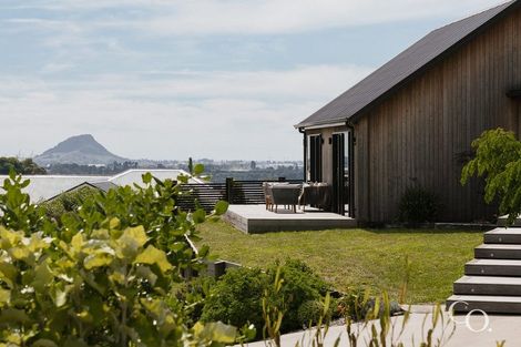 Photo of property in 42 Te Auhi Way, Welcome Bay, Tauranga, 3112