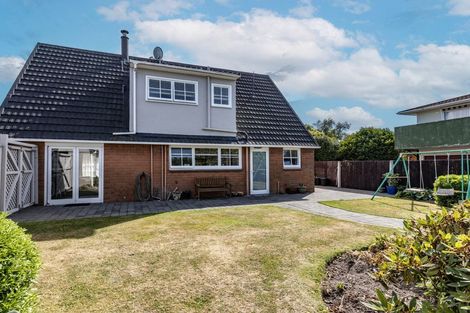 Photo of property in 32 Hillcrest Place, Avonhead, Christchurch, 8042