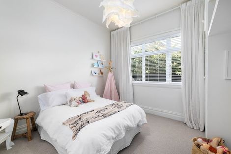 Photo of property in 33 Hawkesbury Avenue, St Albans, Christchurch, 8014