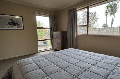 Photo of property in 1/12 Gradwell Place, Two Mile Bay, Taupo, 3330