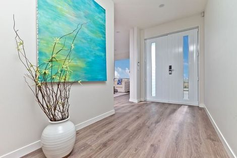 Photo of property in 48 Resolution Drive, Gulf Harbour, Whangaparaoa, 0930