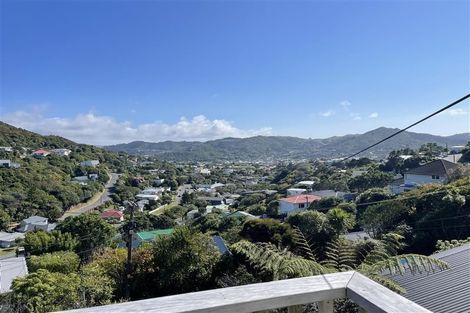 Photo of property in 41 Versailles Street, Karori, Wellington, 6012