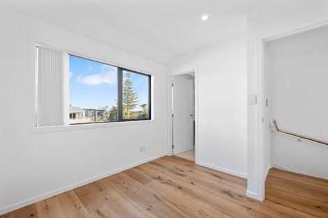 Photo of property in 5 Glendhu Road, Bayview, Auckland, 0629