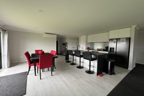 Photo of property in 6 Ash Close, Levin, 5510