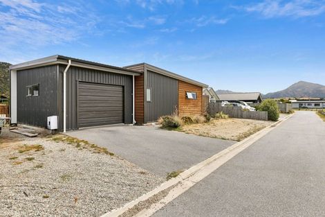 Photo of property in 5 Mallard Street, Albert Town, Wanaka, 9305