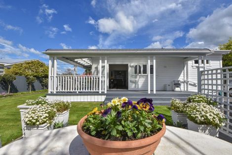 Photo of property in 12 Rhodes Street, Carterton, 5713