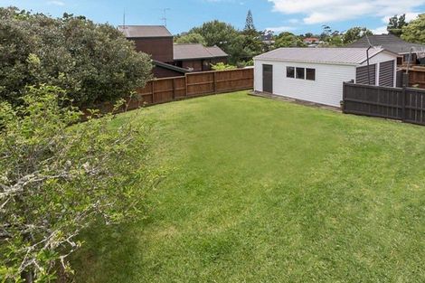 Photo of property in 60 Uxbridge Road, Mellons Bay, Auckland, 2014
