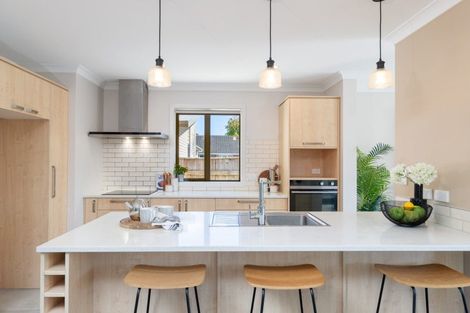 Photo of property in 2 Yeats Grove, Trentham, Upper Hutt, 5018