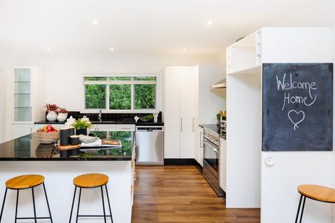 Photo of property in 35 Oram Drive, Turitea, Palmerston North, 4472