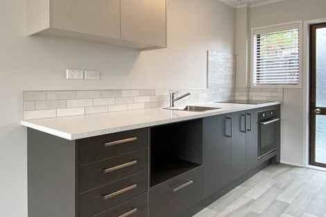 Photo of property in 21/85 Edmonton Road, Henderson, Auckland, 0612