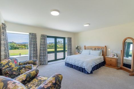Photo of property in 132 Round Hill Road, Loburn, 7472