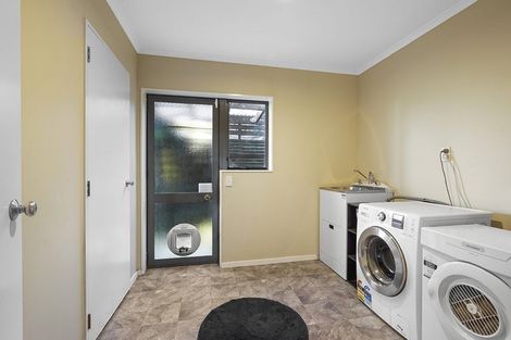 Photo of property in 43 Western Heights Drive, Western Heights, Hamilton, 3200