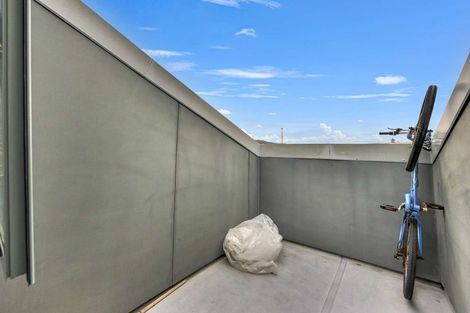 Photo of property in Metro Apartments, 21/220 Thorndon Quay, Pipitea, Wellington, 6011