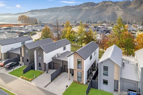 Photo of property in 28 Wallis Drive, Cromwell, 9310