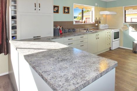 Photo of property in 38 Hennessy Street East, Foxton Beach, Foxton, 4815