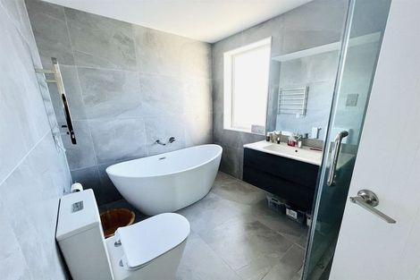 Photo of property in 1 Nephrite Lane, Henderson, Auckland, 0610
