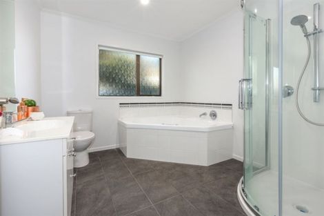 Photo of property in 26 Mercury Way, Whitby, Porirua, 5024