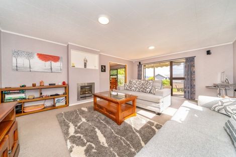 Photo of property in 25 Roband Crescent, Brown Owl, Upper Hutt, 5018